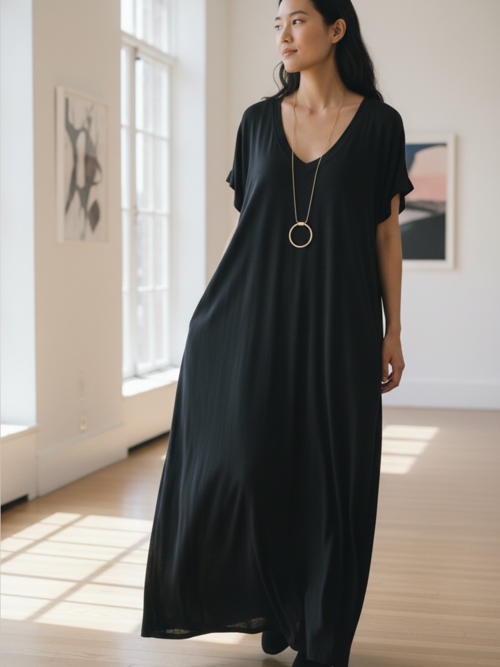 Women’s Ellison size med, Relaxed V-Neck Black Maxi Tshirt dress